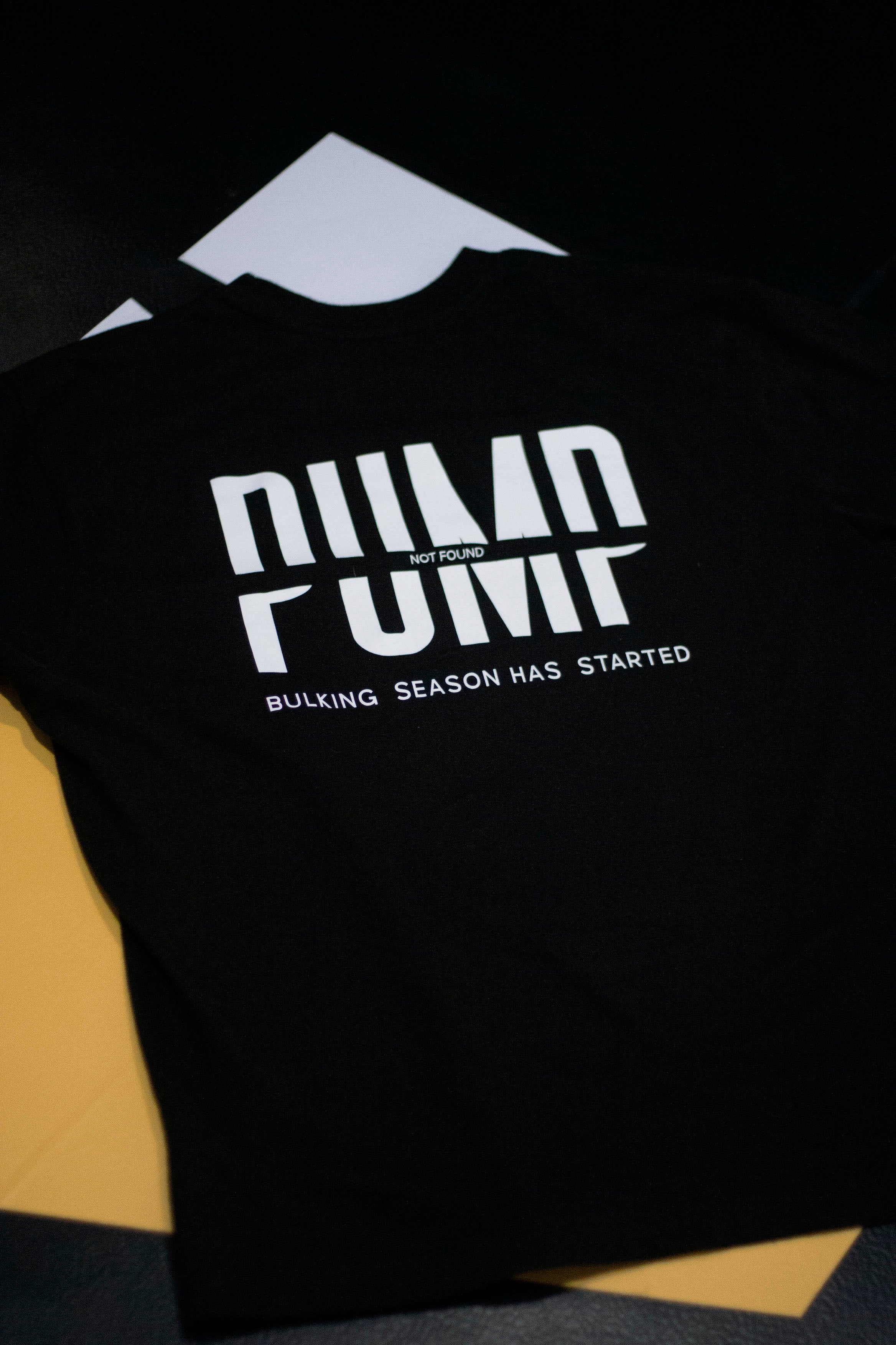 Camiseta Oversize PUMP NOT FOUND - Negra